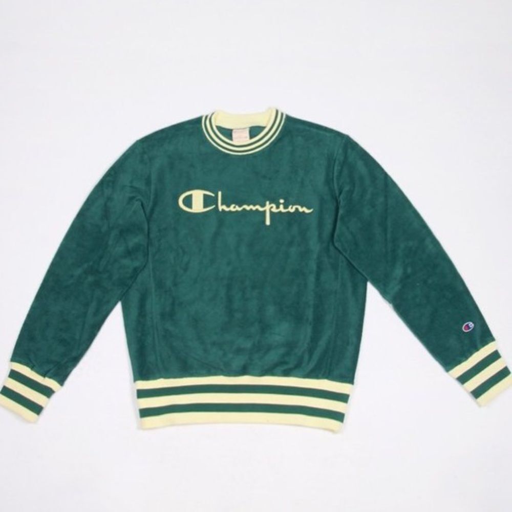CHAMPION
EUROPE TERRY SPONGE
CREWNECK SWEATER - MOSS
GREEN